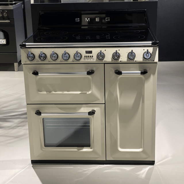 Showroom Deal 8211 Smeg Victoria Inductiefornuis 90cm 3 Ovens